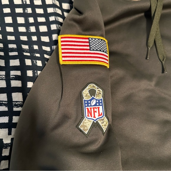 2017 Denver Broncos Salute to Service 🫡 Hoodie - Picture 4 of 5